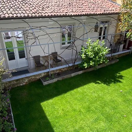Apartment Garden *
