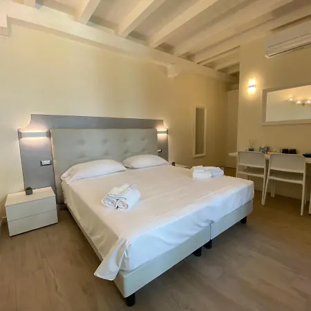 Garden Apartment *