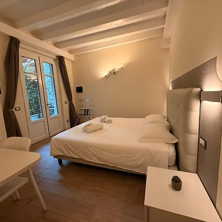 Garden Apartment *